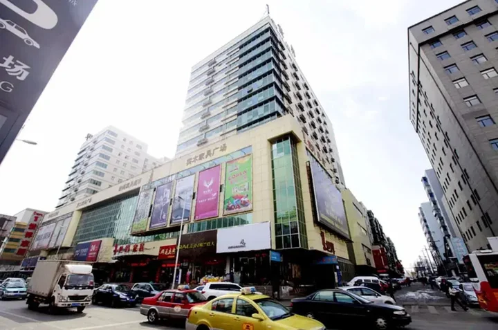 Шэньян: 72 Apartment (Shenyang Yishijie Furniture Building A)