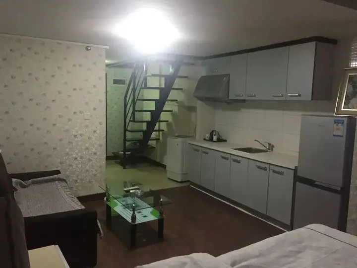 Шэньян: 72 Apartment (Shenyang Yishijie Furniture Building A)