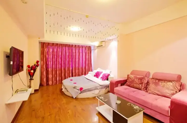 Шэньян: 72 Apartment (Shenyang Yishijie Furniture Building A)