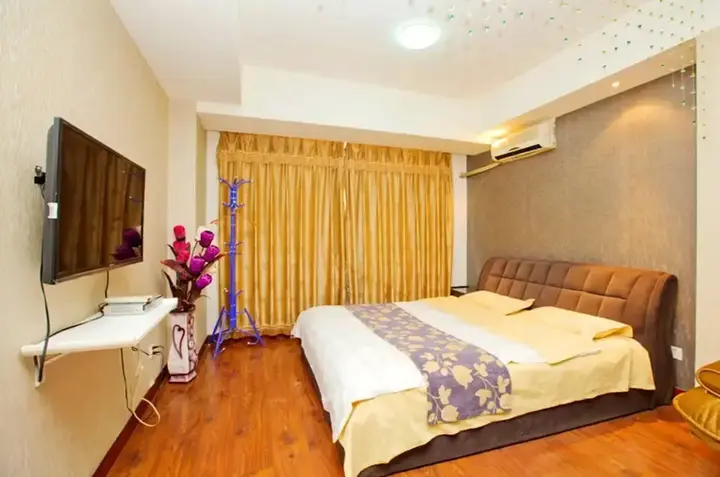 Шэньян: 72 Apartment (Shenyang Yishijie Furniture Building A)