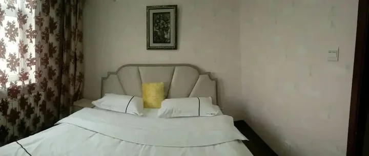 Шэньян: 72 Apartment (Shenyang Yishijie Furniture Building A)