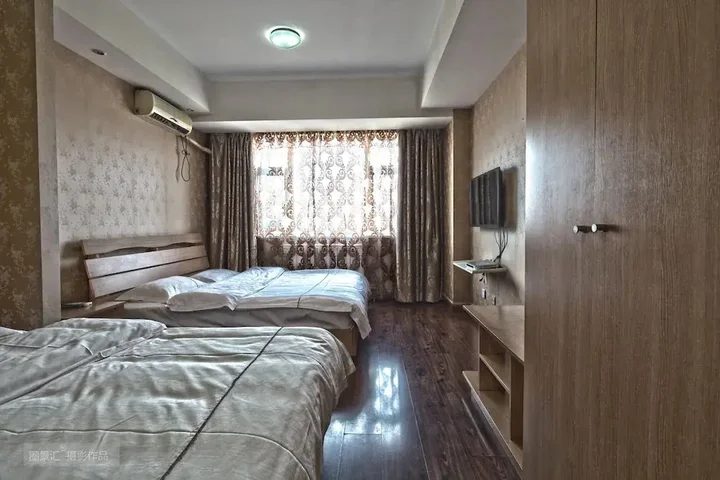 Шэньян: 72 Apartment (Shenyang Yishijie Furniture Building A)