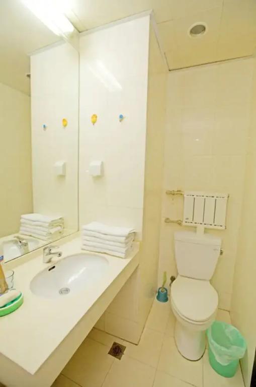 Шэньян: Shenyang Ya Yue Apartment