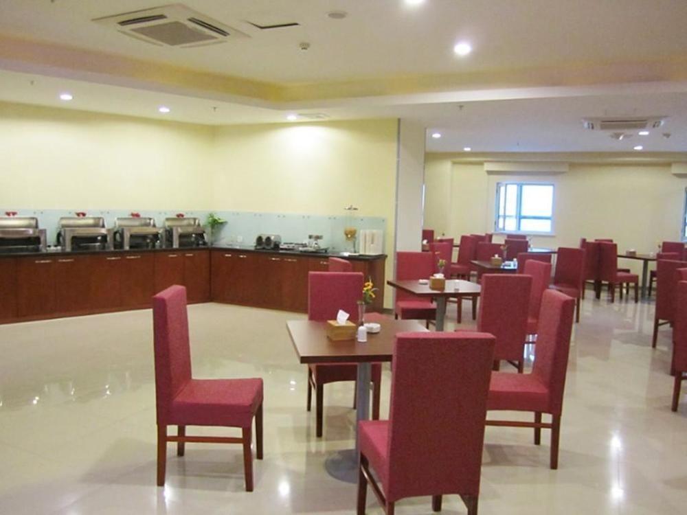 Харбин: Hanting Hotel Harbin Railway Station Square