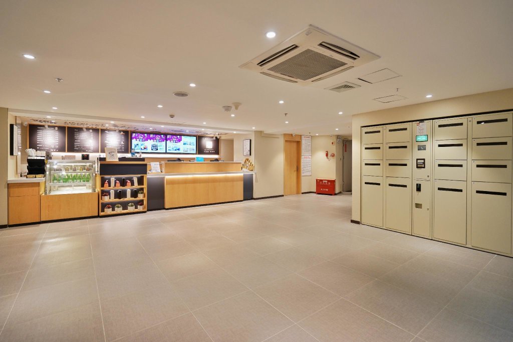 Харбин: Hanting Hotel Harbin Railway Station Square