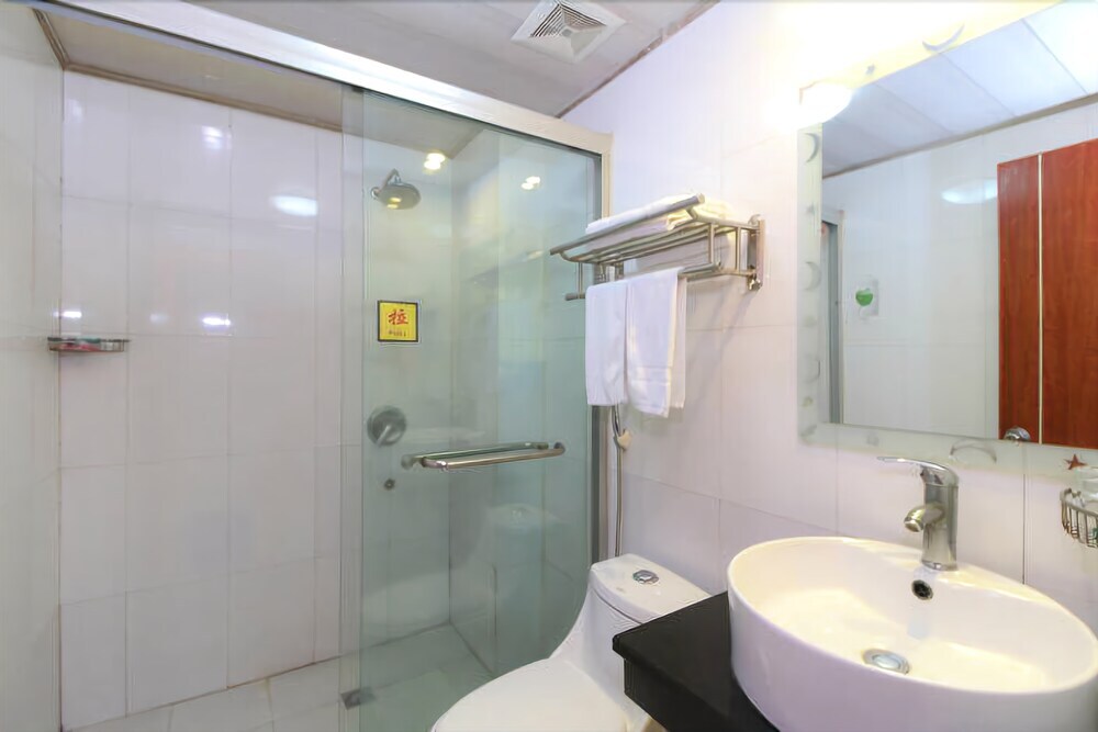 Иу: Yiwu Jinyao Hotel