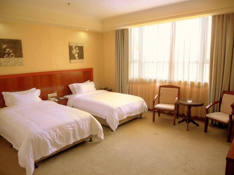 Shanghong Business Hotel — фото 1