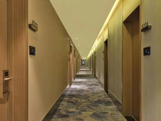 Шанхай: Orange Hotel (Shanghai Jiaotong University, Jiangchuan Road Metro Station)