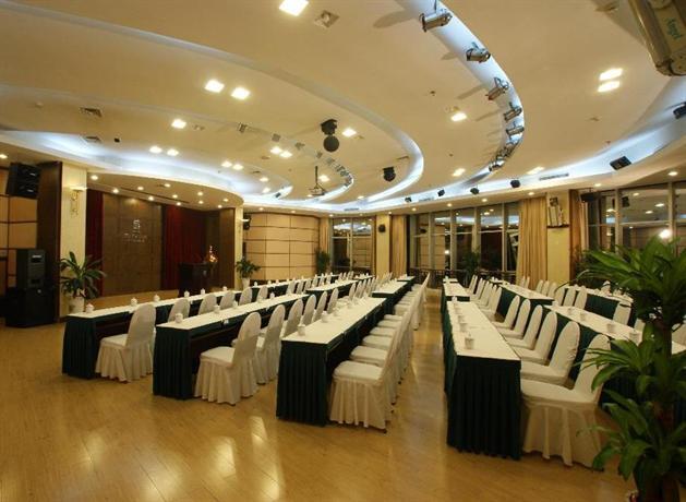 Цзиньхуа: Pleasure Hotel