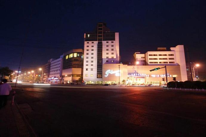 Цзиньхуа: Pleasure Hotel
