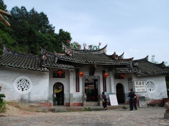 Лунъянь: 龙岩宁宁家庭旅馆