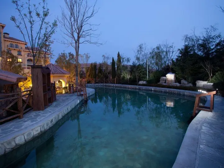 Циндао: Qingdao Xianggen Hot Spring Resort