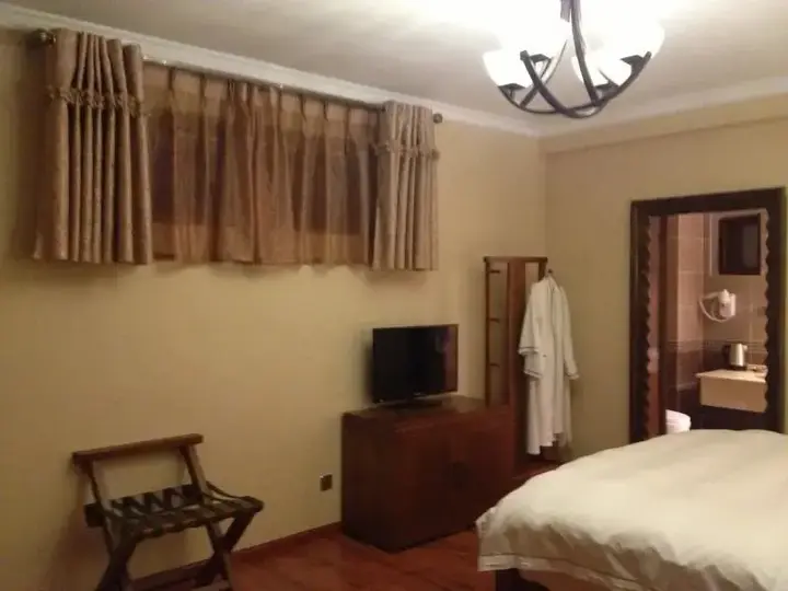 Шангри-Ла: Shangri-La Lancy Centre