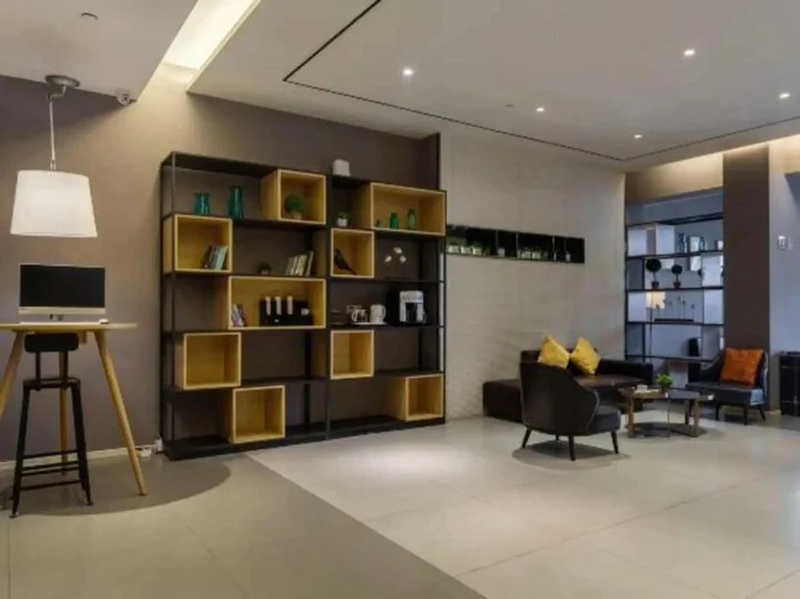 Вэйфан: 怡莱酒店(青州宋城古城景区店)