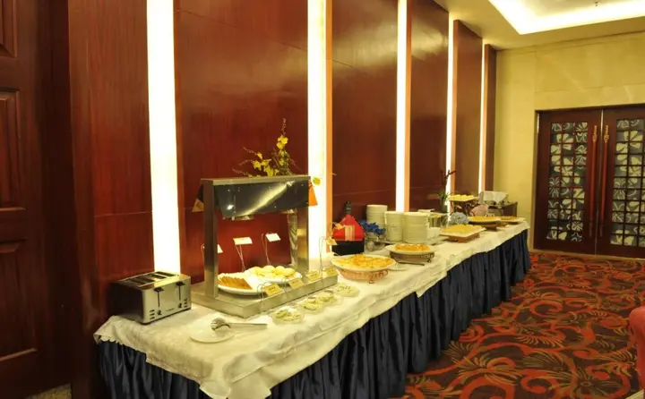 Куньмин: Kunming Zhong Huang Hotel