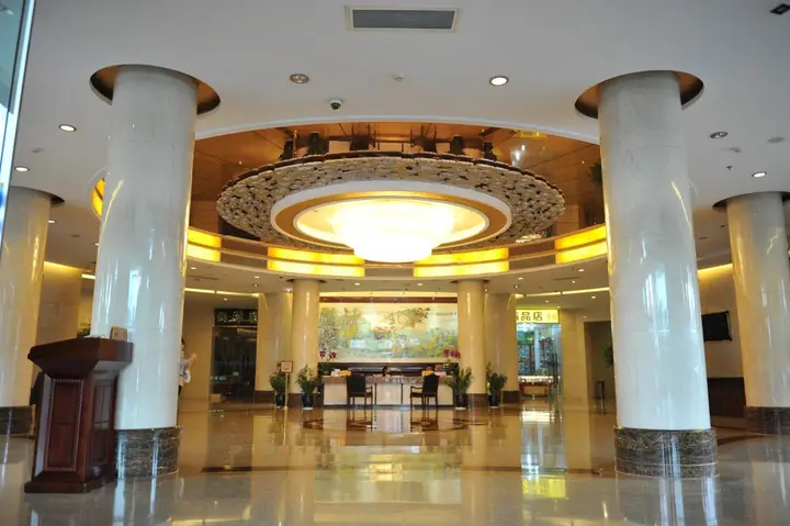 Куньмин: Kunming Zhong Huang Hotel