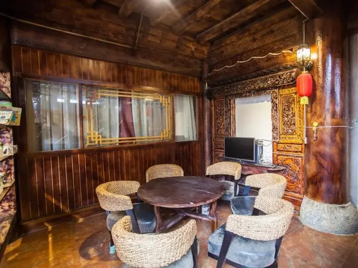 Шангри-Ла: Shangri-La Home Inn