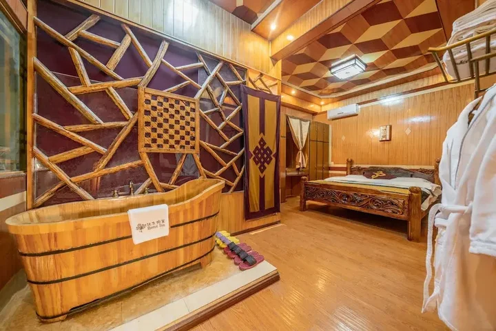 Шангри-Ла: Shangri-La Home Inn