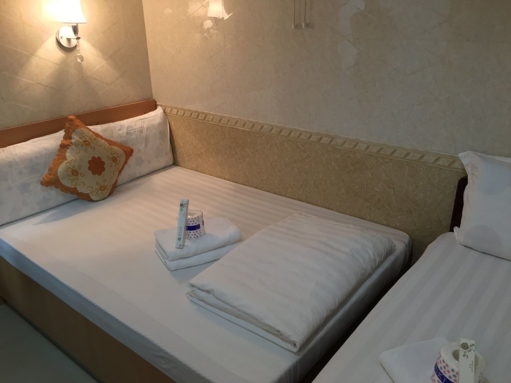 Гонконг: Everest Guest House