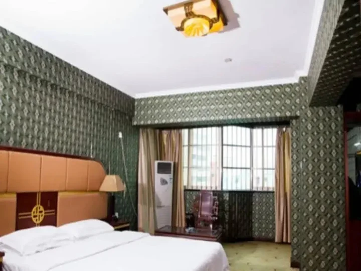 Наньнин: Nanning Gold Red Forest Hotel