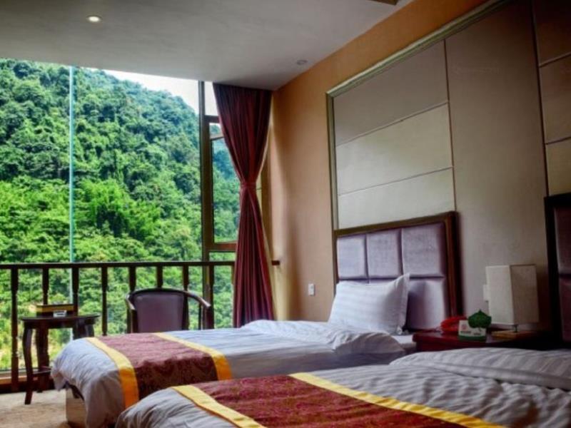 Чэнду: Chengdu Lying Dragon Lake Hotel