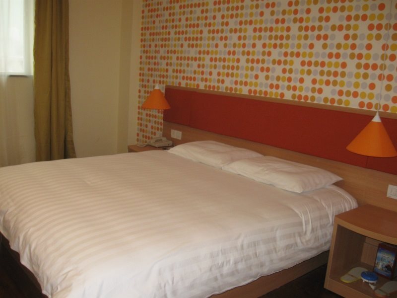 Куньмин: Home Inn (Kunming Beijing Road Taobao Women Street)