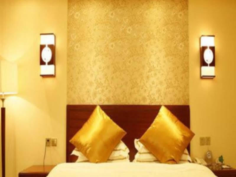 Яньчэн: Homeinn Plus Hotel (Yancheng Yandu District Government Golden Eagle International Shopping Center)