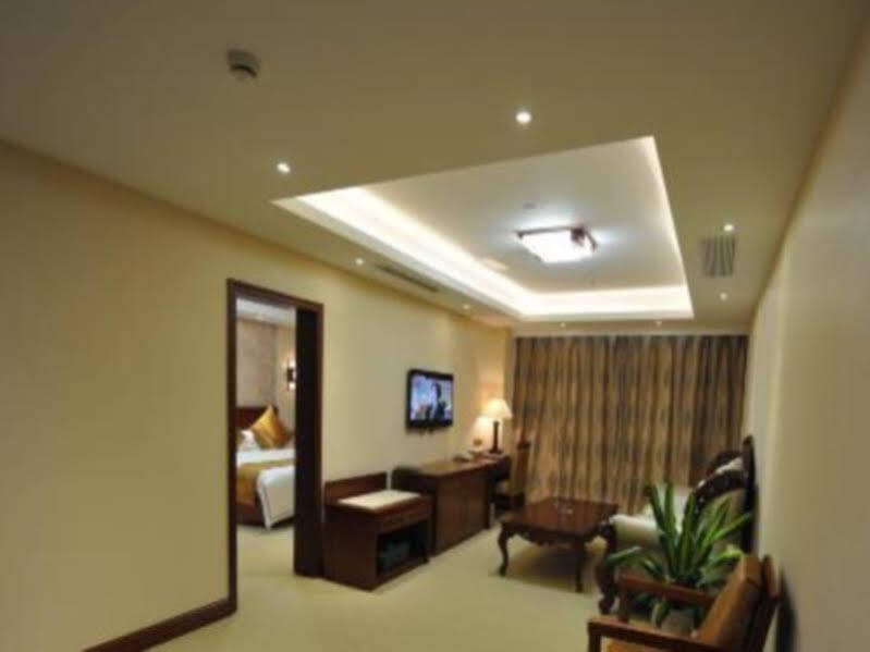 Яньчэн: Homeinn Plus Hotel (Yancheng Yandu District Government Golden Eagle International Shopping Center)