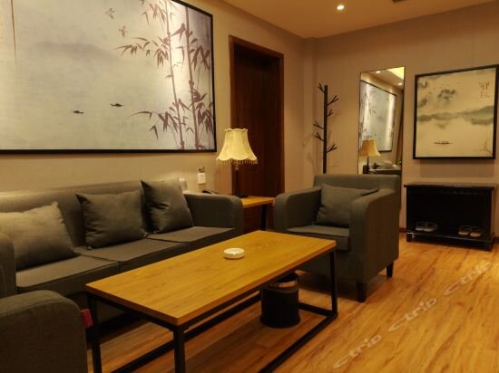 Наньян: Kunlun Leju Business Hotel (Nanyang Xinchen Road)