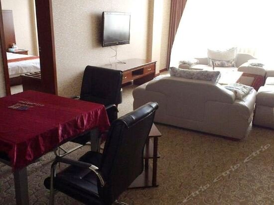 Наньян: Kunlun Leju Business Hotel (Nanyang Xinchen Road)