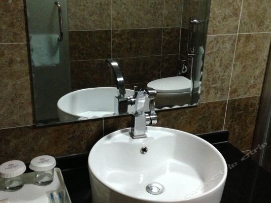 Наньян: Kunlun Leju Business Hotel (Nanyang Xinchen Road)