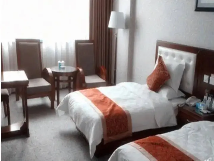 Наньян: Kunlun Leju Business Hotel (Nanyang Xinchen Road)