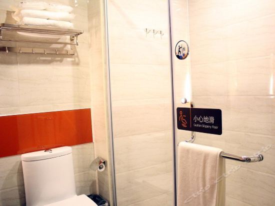 7 Days Inn Premium-Foshan Lecong Furniture Mall Branch — фото 1