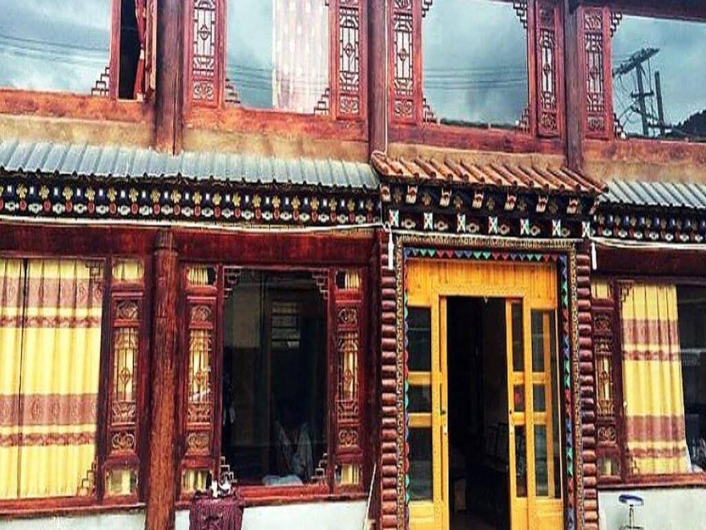 Шангри-Ла: 香格里拉藏民居客栈