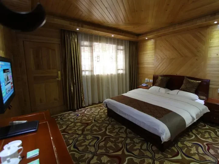Шангри-Ла: Shangri La Balagezong Lover Valley Hotel