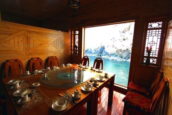 Шангри-Ла: Shangri La Balagezong Lover Valley Hotel