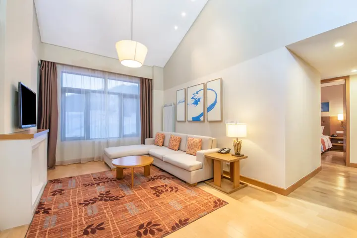 Байшань: Holiday Inn Changbaishan Suites