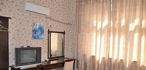 Циндао: Qingdao Harbour View Inn