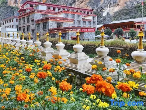 Шангри-Ла: Shuizhuang Hotel