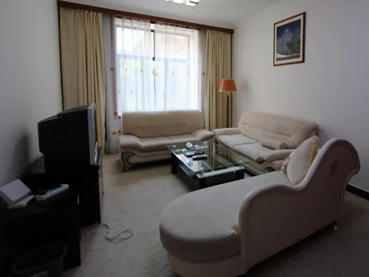 Шангри-Ла: Shuizhuang Hotel