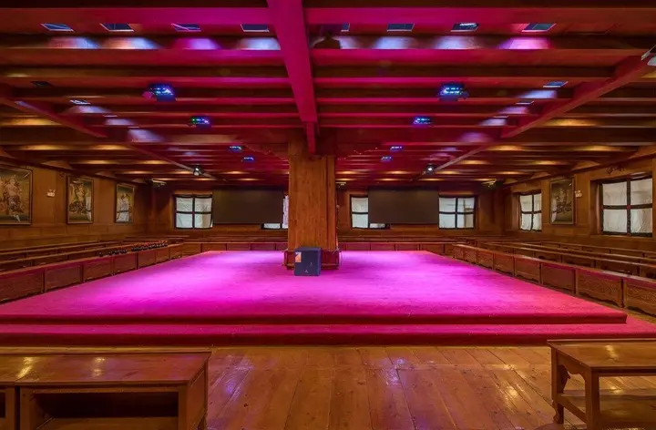 Шангри-Ла: Shuizhuang Hotel