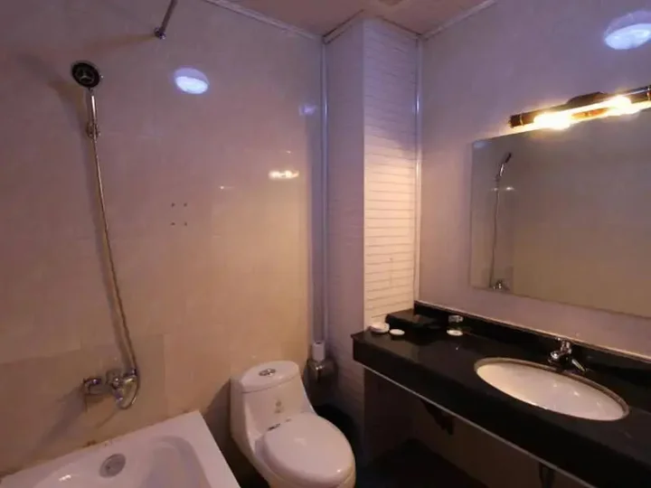 Шангри-Ла: Shuizhuang Hotel