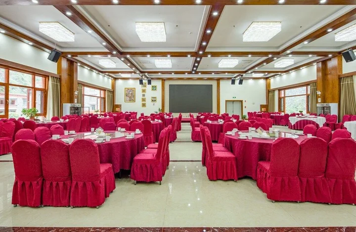 Шангри-Ла: Shuizhuang Hotel
