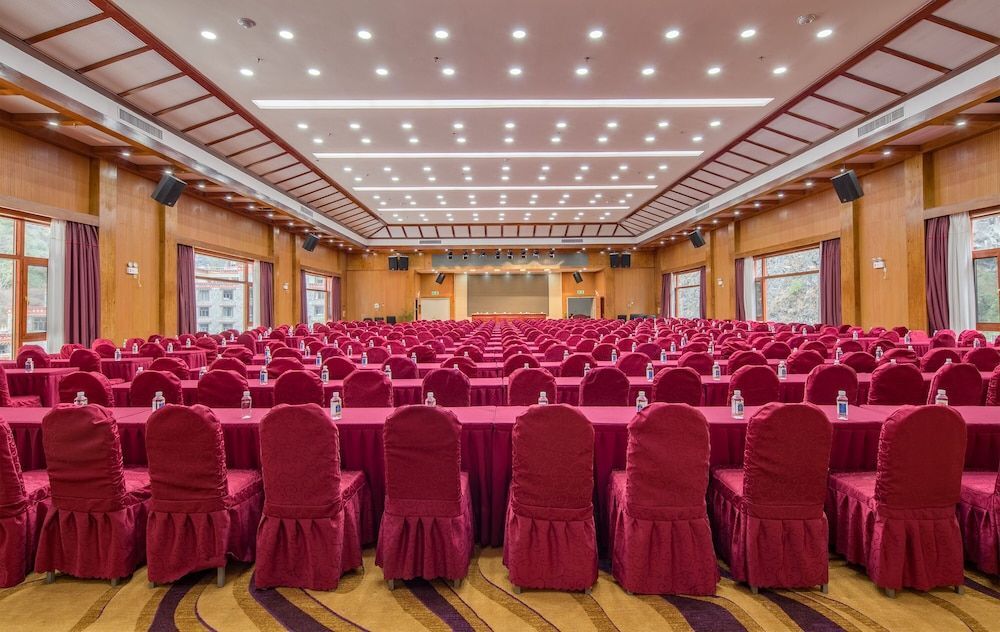 Шангри-Ла: Shuizhuang Hotel