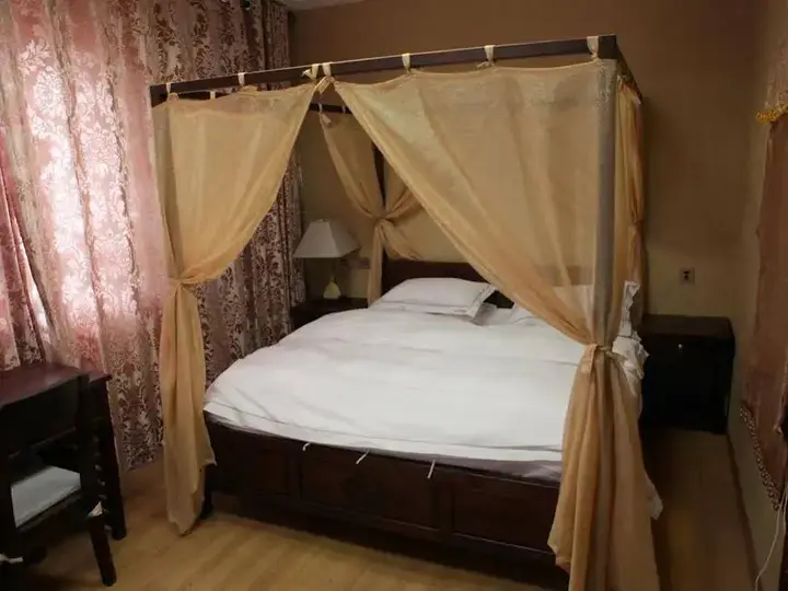 Шангри-Ла: Zifengxuan Boutique Inn