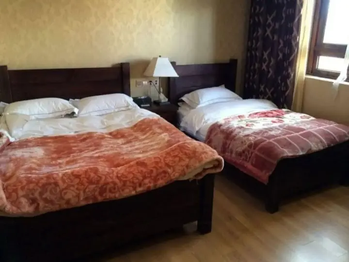 Шангри-Ла: Zifengxuan Boutique Inn