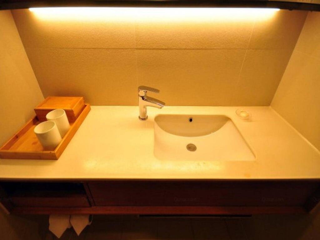 Ханчжоу: JI Hotel (Hangzhou West Lake Hubin Jiefang Road)