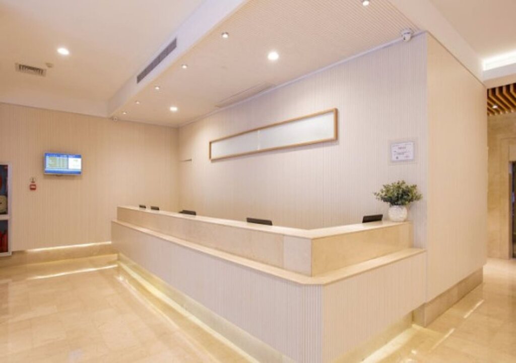 Ханчжоу: JI Hotel (Hangzhou West Lake Hubin Jiefang Road)