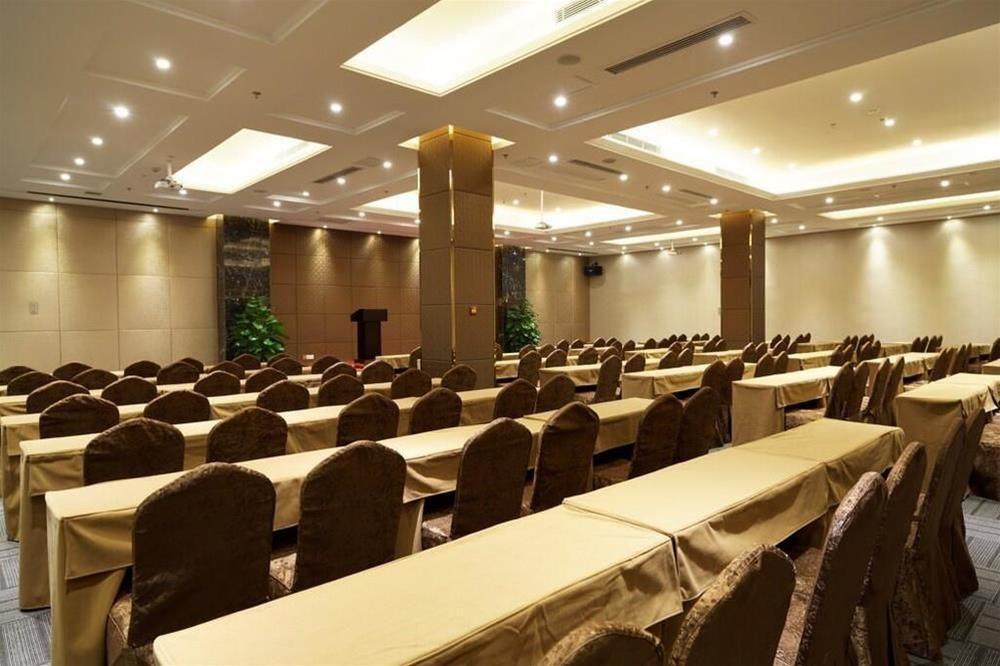 Чунцин: Rising Hotel- Chongqing