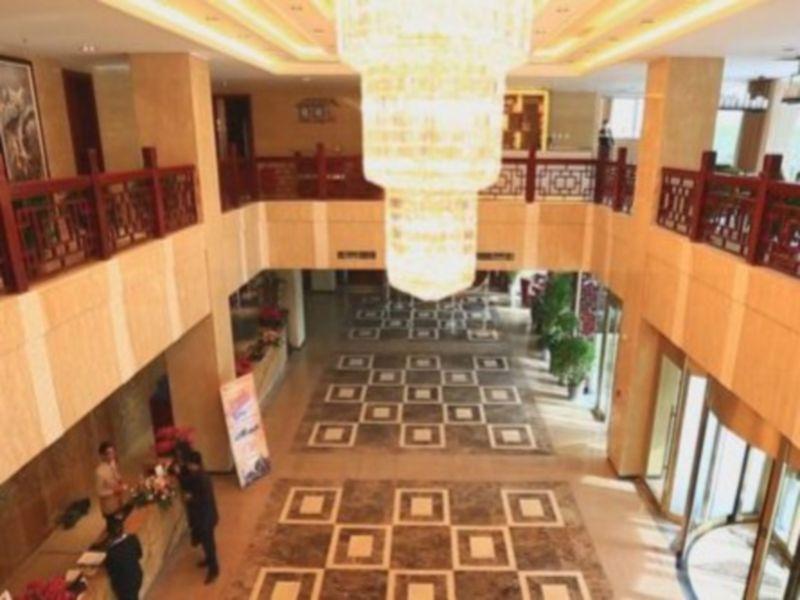 Синин: Fwinchine International Hotel